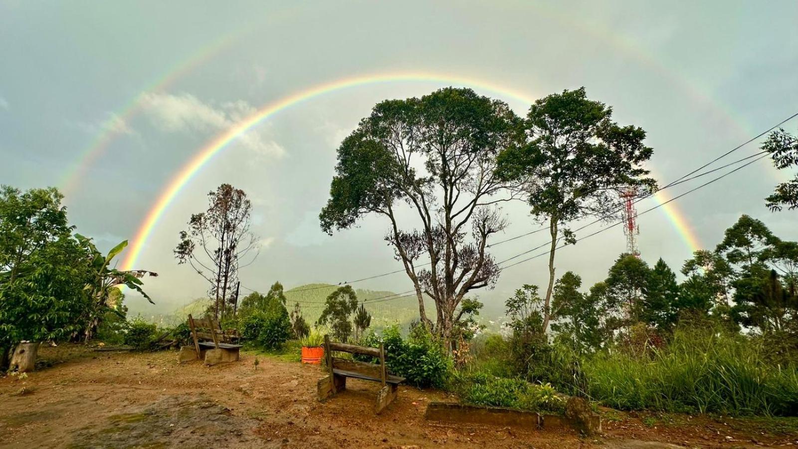 Mountain Peak Ella Bed & Breakfast ภายนอก รูปภาพ